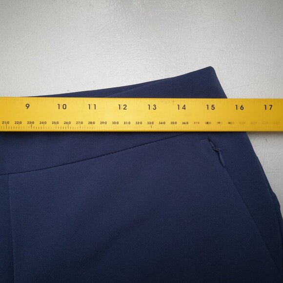 Annika by Cutter & Buck Ladies Size Medium Blue CB Dry Tec 50+ UPF Golf Shorts - Picture 10 of 12